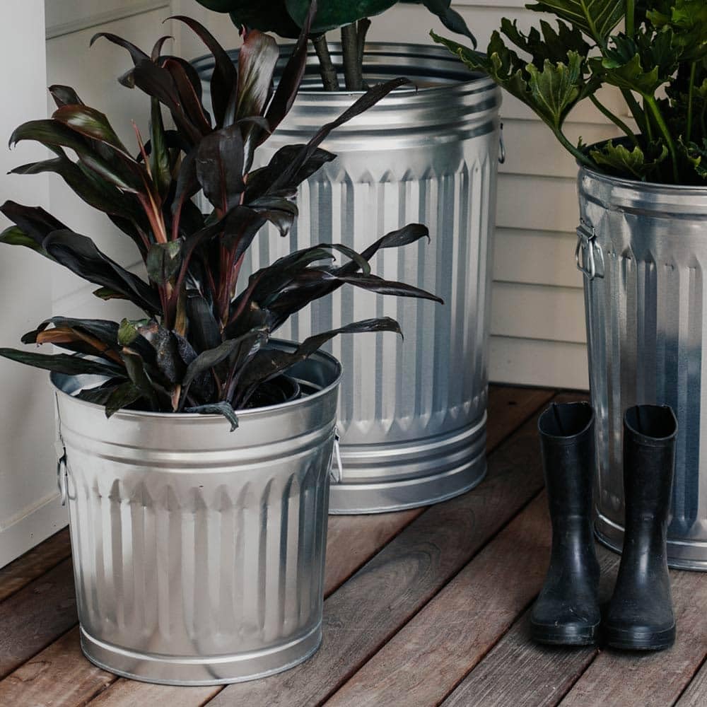 Galvanized Steel 31-Gallon Trash Can N7869